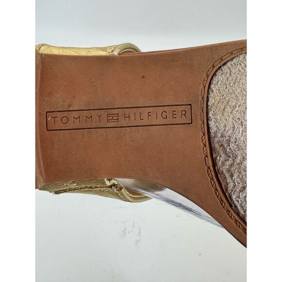 Tommy Hilfiger Women's Size 6M Metallic‎ Gold Leather Thong Sandals Golden/Brown - Picture 4 of 5